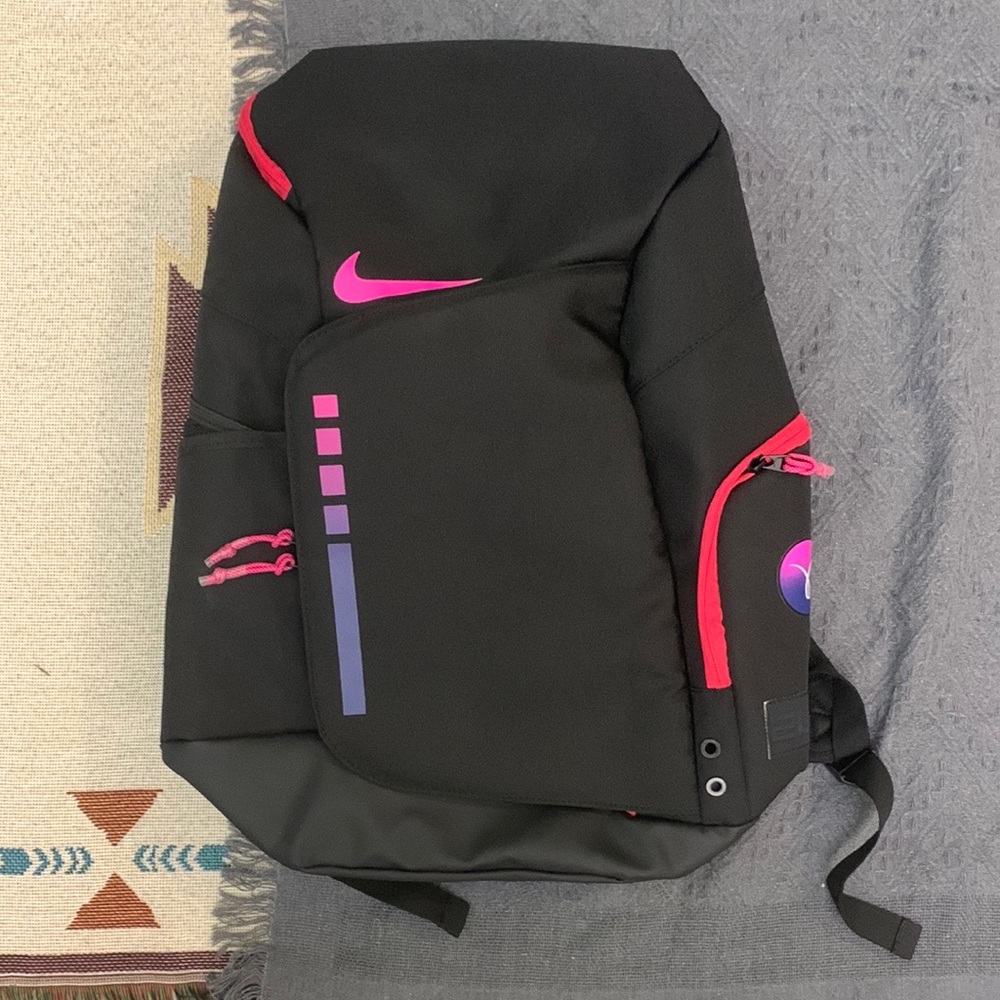 Nike large-capacity air cushion shoulder strap basketball backpack
